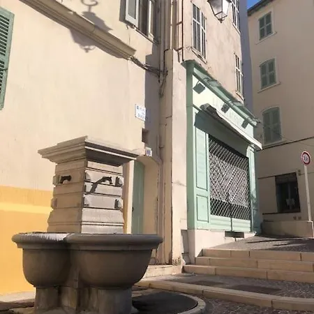 Cosy En Plein Centre-ville 戛纳